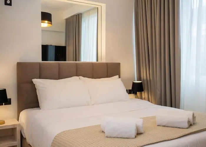Dema Luxury Suites - Perikleous E6