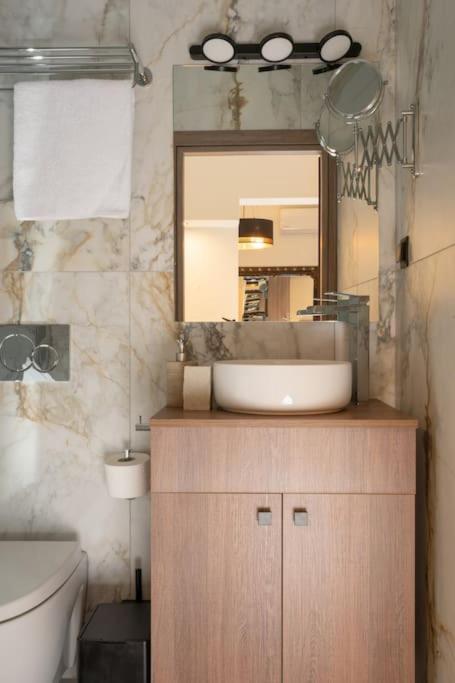 Dema Luxury - Perikleous E6 Athens